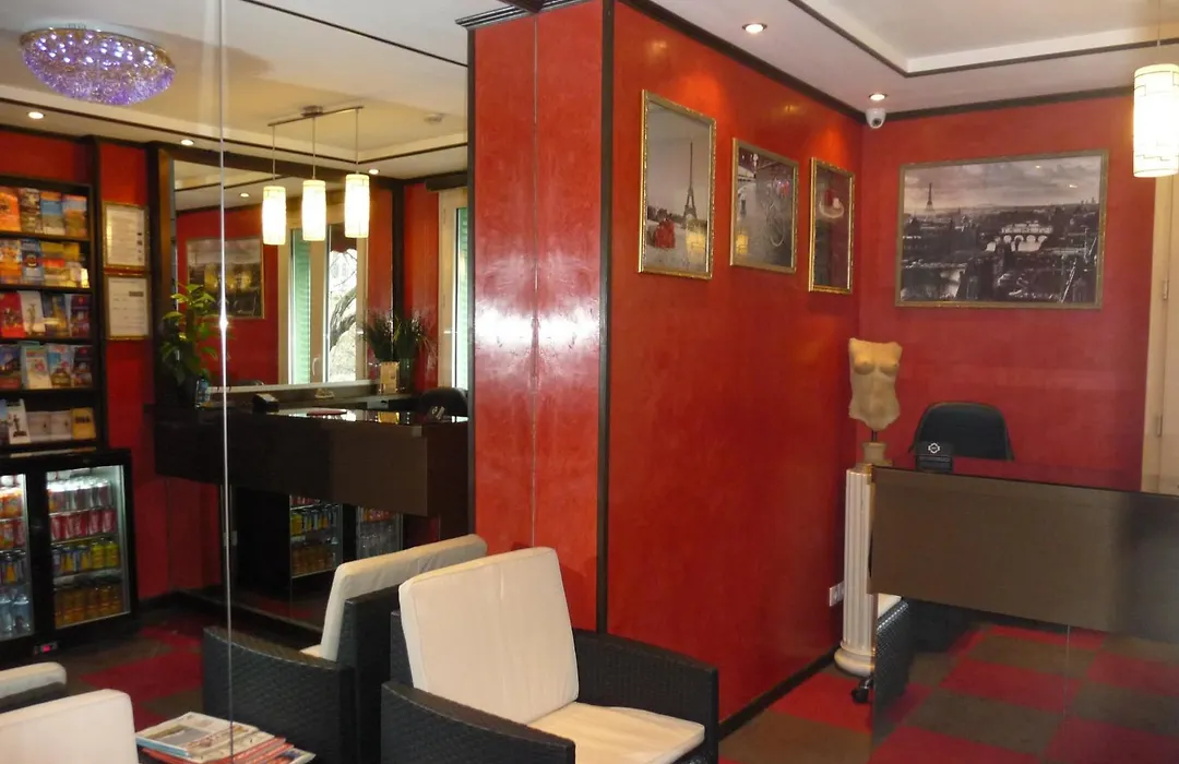 Hotel Des Buttes Chaumont-1